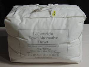 lot 20 image: Lightweight Premium Down Alternative Duvet Comforter Insert KingCal KIng  BOKSER HOME