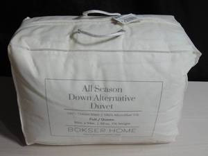 lot 35 image: All Season Premium Down Alternative Duvet Comforter Insert QueenFull  BOKSER HOME