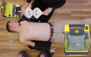 MSRP $2200 Cardiac Science G3 PowerHEART AED Emergency Defibrillator&nbsp;W/Excellent Working Battery &amp; Pads (pads expired -can still be used) New Pads $25 - Link in Description! Perfect For Business &amp; Home Too! No Training Needed! See Youtube!