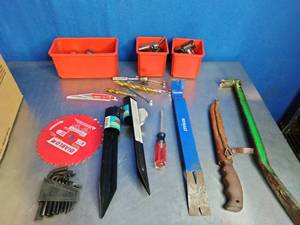 lot 20 image: Tool and Parts Lot