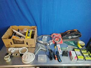 lot 21 image: Tool and Parts Lot