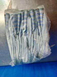 lot 31 image: 12 Pack of Cowhide leather palm work gloves with a safety cuff.