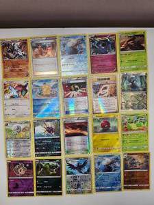lot 99 image: 20 Misc Pokmon Hologram Cards