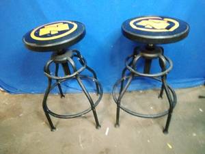 lot 41 image: 2 Northern Tool Adjustable Swivel Shop Stools
