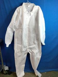 lot 62 image: 16 New MediChoice Disposable Coveralls.