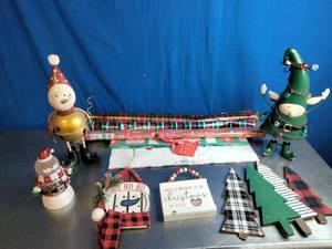 lot 65 image: Collection of assorted Christmas collectibles and decorations.