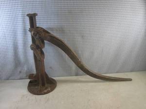 lot 2 image: (G-1) Antique Marion No. 3 Cast Iro...