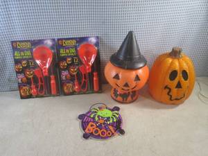 lot 64 image: (A-1) 2 Lightup Pumpkins, 2 New Pum...