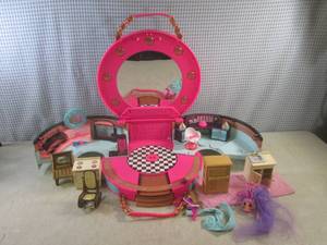 lot 70 image: (A-3) LOL Surprise Hair Salon Play ...