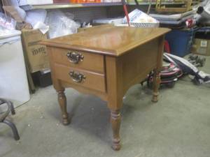 lot 96 image: (FRNT) Wood End Table with Drawer 2...