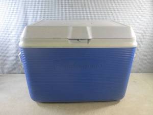 lot 109 image: (A-4T) Rubbermaid Cooler with Drain...