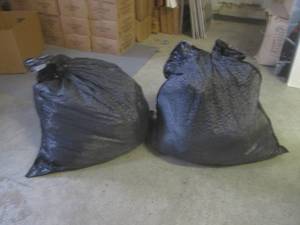 lot 119 image: (EW6) 2 Bags of Assorted New Clothe...