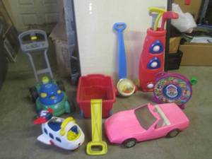 lot 124 image: (RM5) Assorted Vintage Kids Toys...