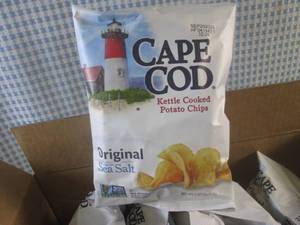 lot 153 image: (C-1) 6 Bags of Cape Cod Kettle Coo...
