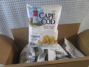 lot 154 image: (C-1) 6 Bags of Cape Cod Kettle Coo...