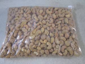 lot 165 image: (EC2) 2 Pounds of Cashews Roasted a...