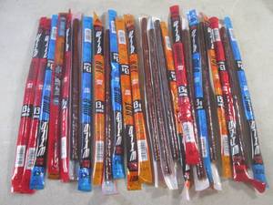 lot 195 image: (B-1) 24 Assorted Jack Links Snack ...