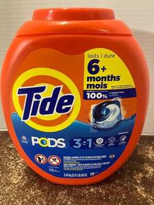 lot 8 image: Tide Pods