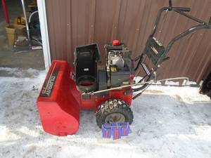 lot 101 image: Murray 5 hp 22� snow blower with electric start. Used condition. Tested & works. As shown.