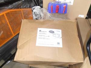 Factory reconditioned Mr. Heater 80000 btu hanging furnace. As new in box. Natural gas. As shown. *THIS ITEM HAS A RESERVE.