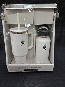 lot 45 image: Hydro Flask Hydration Set