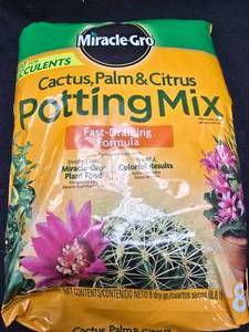 lot 47 image: (3) Bags of Miracle Grow Potting Mix