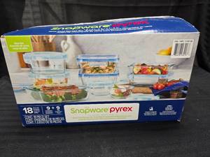 lot 50 image: 18 Piece Pyrex Snapware Storage Containers