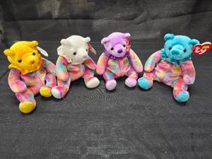 lot 137 image: (4) Collectable Beenie Baby Bears