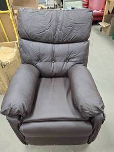 lot 213 image: Garvee Recliner