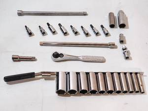 lot 82 image: Craftsman Standard Socket Tool Set