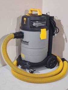 lot 111 image: Vacmaster Industrial Vacuum