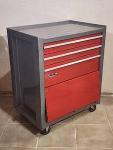 lot 13 image: Craftsman Rolling Tool Cabinet