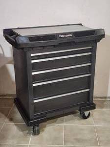lot 19 image: Craftsman Rolling Tool Chest with Sliding Top