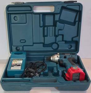 lot 69K image: G - Makita 6916D 12V Cordless Impact Driver with Nuon Battery, Charger, and Case