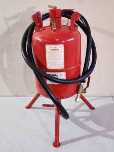 lot 40 image: Central Pneumatic Portable Sand Blaster