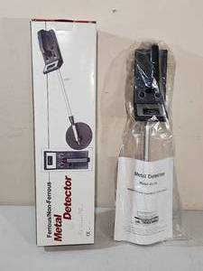 lot 195 image: Ferrous  Non-Ferrous Metal Detector