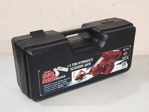 lot 117 image: Big Red 1-12 Ton Scissors Jack