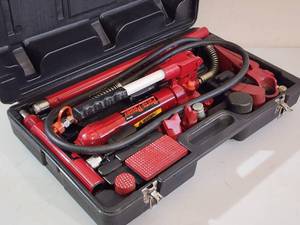 lot 156 image: Porto-Power 4-Ton Hydraulic Autobody Metal Spreader