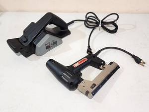 lot 141 image: Black & Decker Woodworking 3-14 W Electric Planer