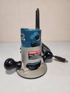 lot 8 image: Bosch Woodworking Router