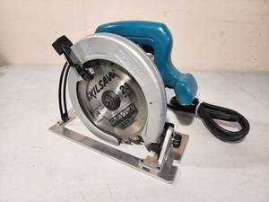 lot 173 image: Makita Electric Circular Saw