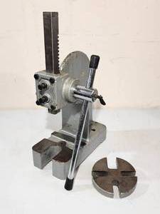 lot 180 image: Drill Press  Milling Machine Vise