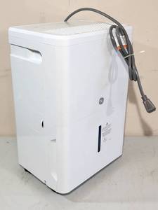 lot 199 image: GE Air Dehumidifier
