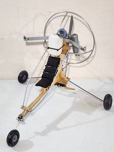 lot 190 image: Air Foil Aviation Radio-Controlled Gas-Powered Parachute