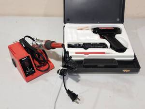 lot 209 image: (2) Weller Soldering Units