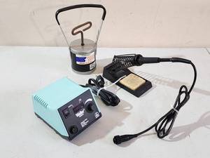 lot 228 image: Weller Soldering Unit with a Magnetic Screw Pickup Tool