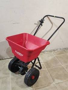 lot 235 image: Earth-Way SeedFertilizer Spreader