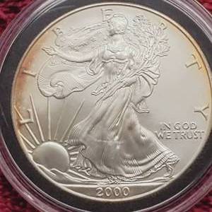 lot 85 image: 2000 American Silver Eagle in Airtite