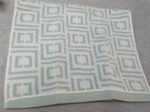 lot 4 image: Liz Claiborne Signature Plush Jacqu...