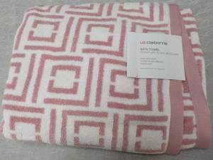 Liz Claiborne Signature Plush Jacqu...